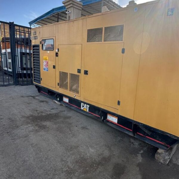 Cat 3412 ,800 kVA ,10,000 H Good Used Generator